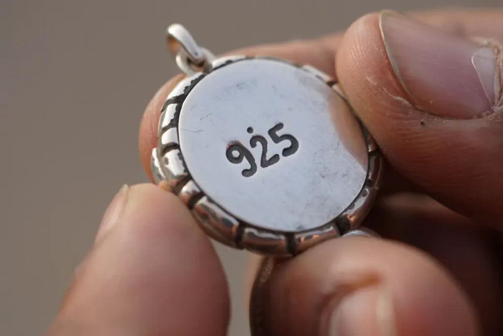 Poinçon 925 sur bijou berbère